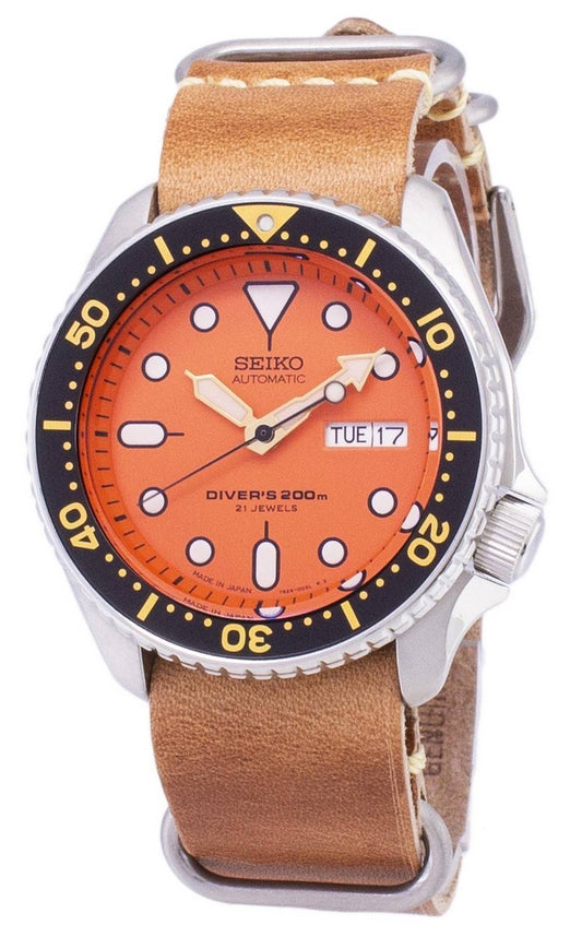 Seiko Automatic SKX011J1-var-LS18 Diver's 200M Japan-tillverkad brunt läderarmband herrklocka